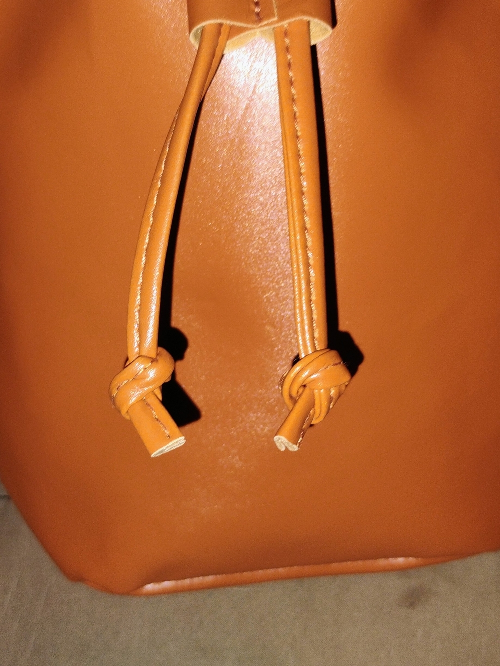 Women's Crossbody Drawstring Bag in Cognac Tan